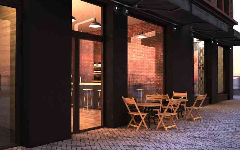 Outdoor café blinds in Melbourne